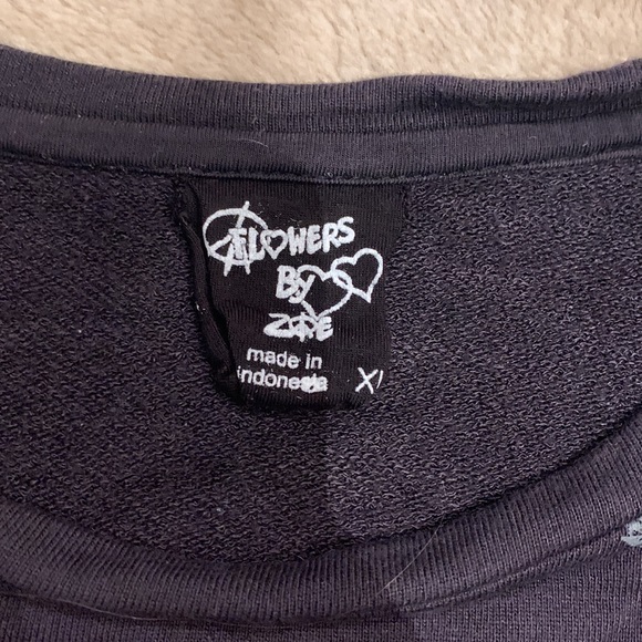 Flowers by Zoe cropped heart sweater shirt - Picture 2 of 4